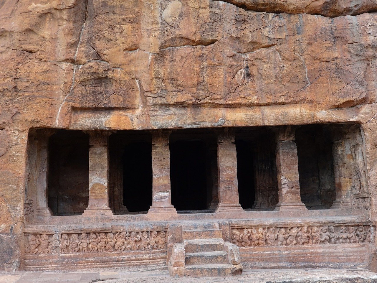 caves-399952_1280 caves-399952_1280